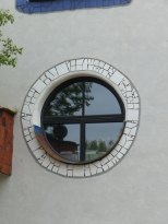 Hundertwasser Schule in Wittenberg Fenster